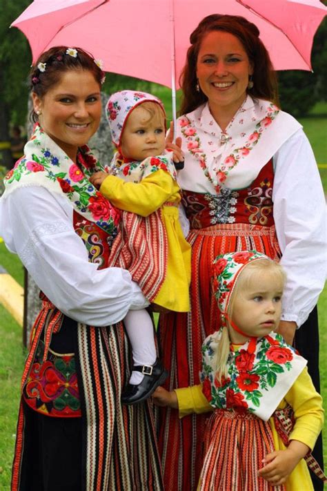 leksandsdräkt folkdräkt traditional swedish folk costume swedish clothing scandinavian