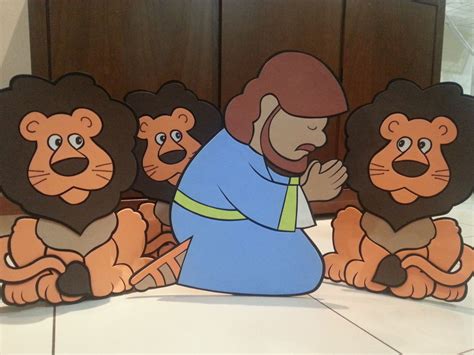 Daniel na cova dos leões Cova do leão Histórias bíblicas infantil Evangelização infantil
