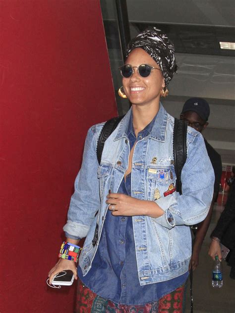 Alicia Keys At Lax Airport In Los Angeles 01 13 2017 Hawtcelebs