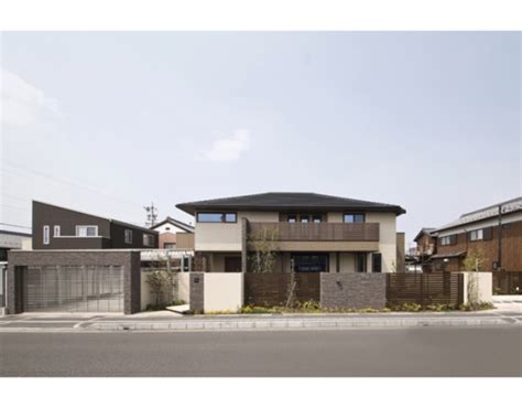 .ツンと一軒家です 資材置き場、ドックランや動物の飼育、自宅でsasukeのセットを組みたいなど 自宅に併設するために広い土地が必要な方、ご相談ください 0263・58・4053 川上不動産. 80坪の家 空間の広がりと、色や素材にこだわり開放的かつ上質 ...