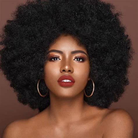 It starts a bit longer on the top and continues with a subtle gradient until it reaches the fully shaven part at the back of your neck. Afro-textured hair, Hair twists on Stylevore