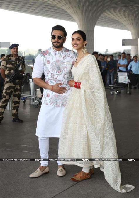 Deepika Padukone Ranveer Singh And The Bhavnanis Fly To Mumbai From Bengaluru