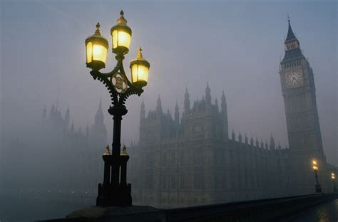 London On A Foggy Night Hd Wallpaper Background Image 2312x1526