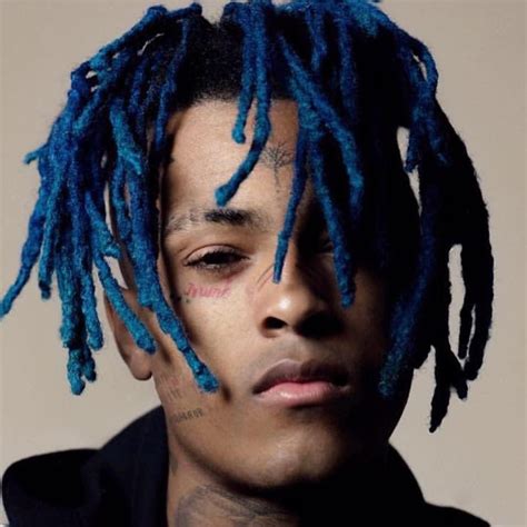 Xxxtentacion On Stage With Blue Hair