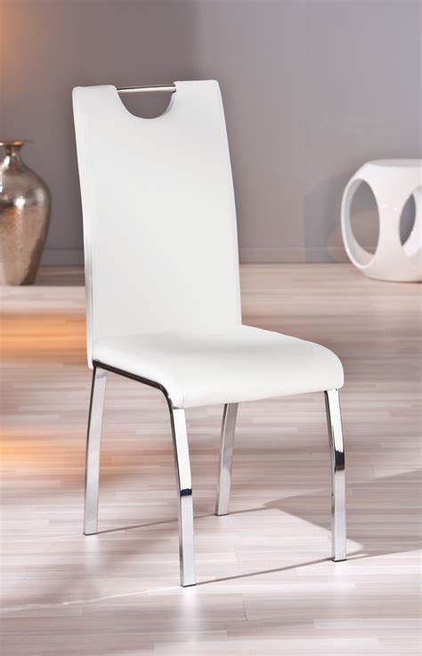 Que ce soit au travail, pour discuter ou pour manger, il est vrai qu'on passe la plus grande partie de son temps assis sur une chaise, un fauteuil, ou un canapé. Chaises modernes salle à manger - Bricolage Maison et ...