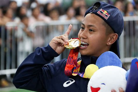 Margielyn arda didal from woodward, philippines philippines: SEA Games: Margielyn Didal scoops skateboarding gold | ABS ...