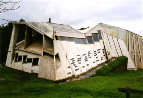 19 Strange And Unusual Homes Around The World Page 2 Of 5