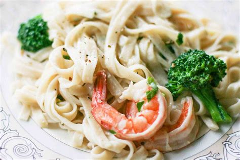creamy shrimp and broccoli fettuccine recipe