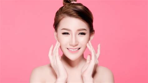 Paket perawatan wajah untuk kulit berjerawat dan bermasalah. 10 Langkah Perawatan Wajah ala Perempuan Korea