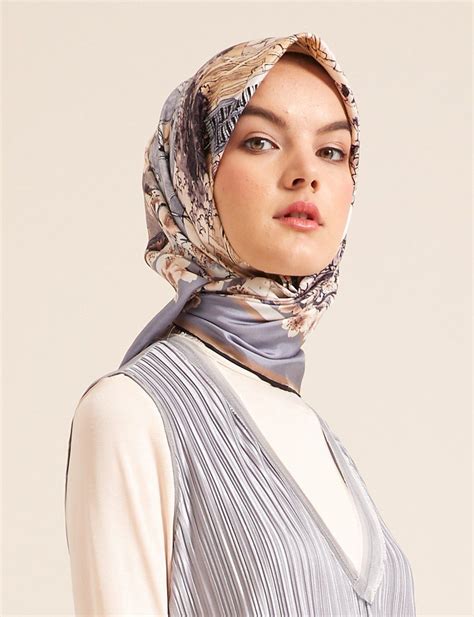 Kayra A Classy Silk Scarf From Turkey Hijab Designs Hijab Scarf