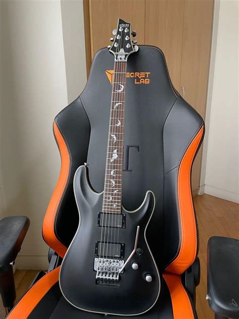 Schecter Damien Platinum 6 Fr Electric Guitar With Emg Pickups And Floyd