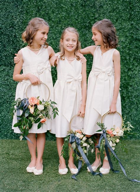 20 Hoop Bouquets Every Member Of Your Bridal Party Will Love