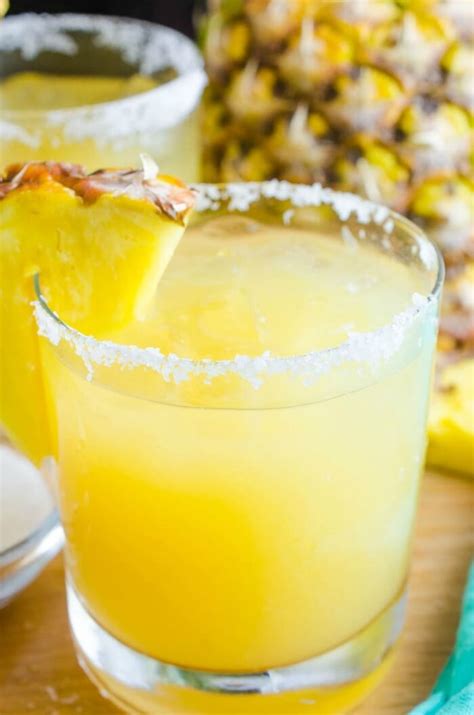 Pineapple Margarita A Pineapple Margarita Just Screams Tropical Vacation And Youll Be T