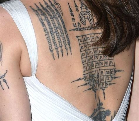 Angelina Jolie Tattoos Angelina Jolie Lasst Sich Mit Brad Pitt Ein Partnertattoo Stechen