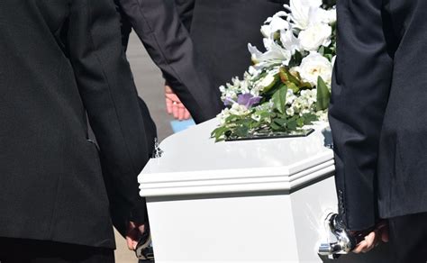 Argentina Anciana Se Levanta Del Ataúd En Plena Funeraria