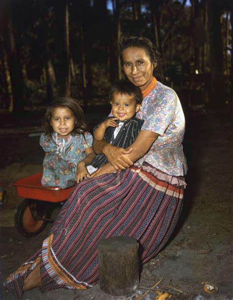 Florida Memory Portrait Of A Seminole Mother With Her Children At The
