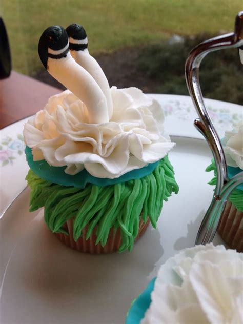 For all your baking needs! Alice in Wonderland Cupcake | Alice in wonderland cupcakes ...