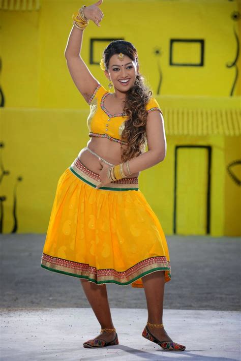 Ester Noronha Sexy And Superhot Dance Stills In Yellow Lenhga