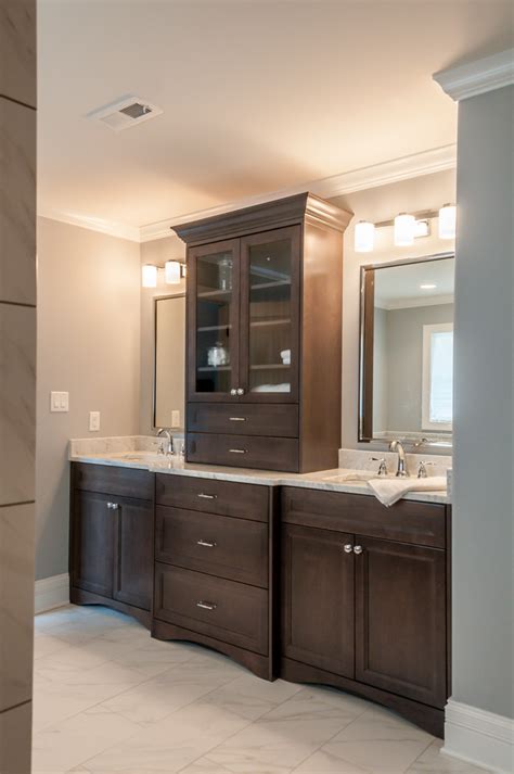 Chicago cabinetry hereby warrants to the original purchaser only that all cabinet products sold by chicago cabinetry in the united states or canada are free of defects, damages, or missing. Maple Wood Master Bath Vanity - Traditional - Bathroom ...