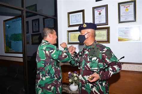 Komandan Lantamal V Kunjungan Kerja Ke Korem 084bhaskara Jaya Radar