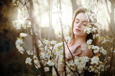 Wallpaper Women Outdoors Model Flowers Closed Eyes Plants Photography Branch Cherry