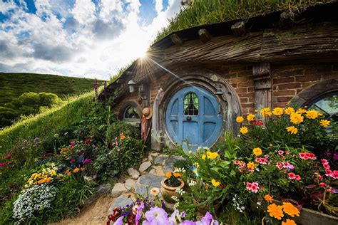 Hobbiton Tours A Public Tour In New Zealand Of The Real Hobbit Village