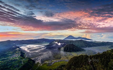 Bing Daily Picture For May 30 Smoldering Mount Bromo In East Java
