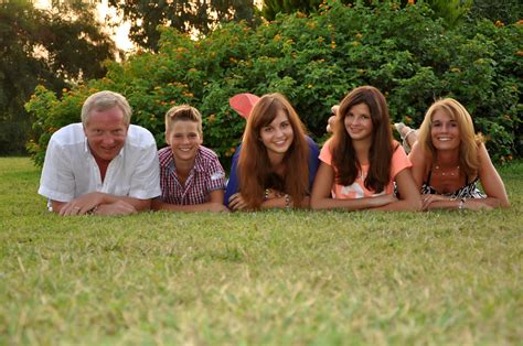 Glückliche Familie Foto & Bild | kinder, kinder im schulalter, menschen ...
