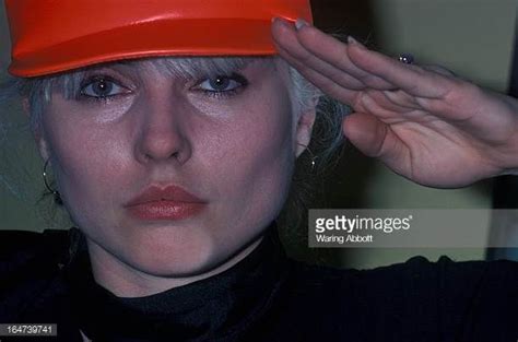Debbie Harry Of The Rock Band Blondie Poses For A Photo In New York City In 1977 Blondie Debbie
