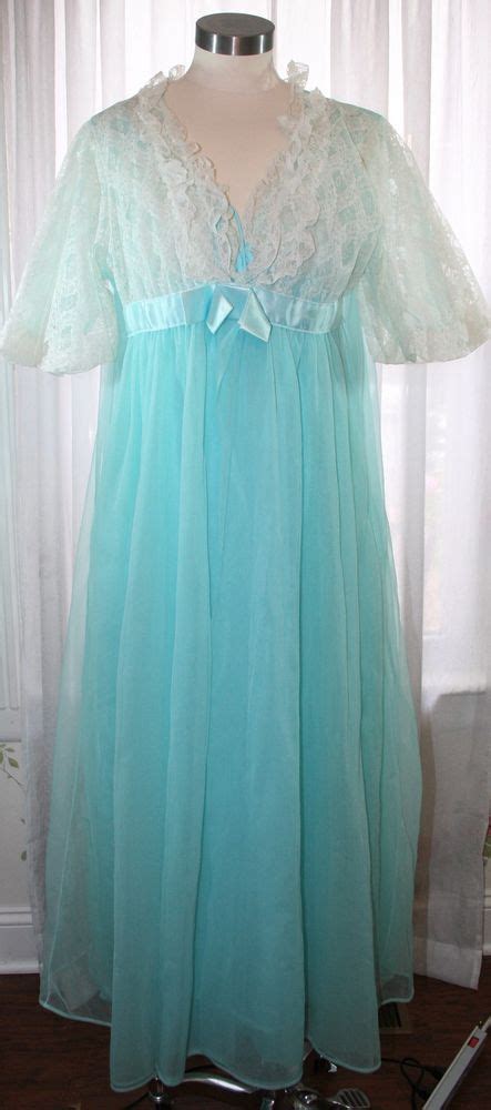 Vintage Aqua Blue Bridal Sheer Peignoir Robe Nightgown Gown Very Full