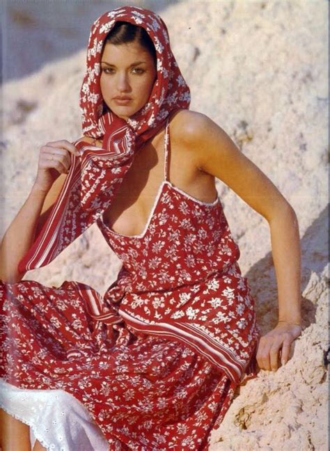Janice Dickinson For Vogue Paris 1977 By Mike Reinhardt Vogue Fashion 70s Fashion Fashion