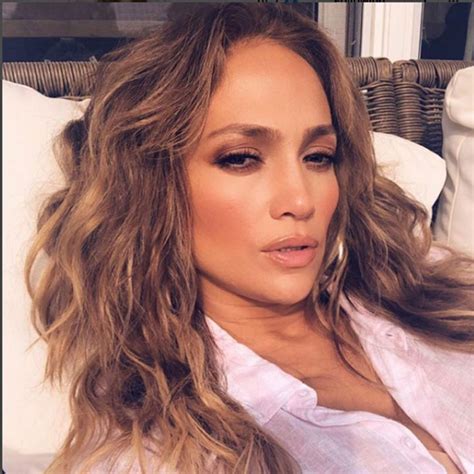Jennifer Lopez Flashes New Ring While In The Hamptons With Alex Rodriguez