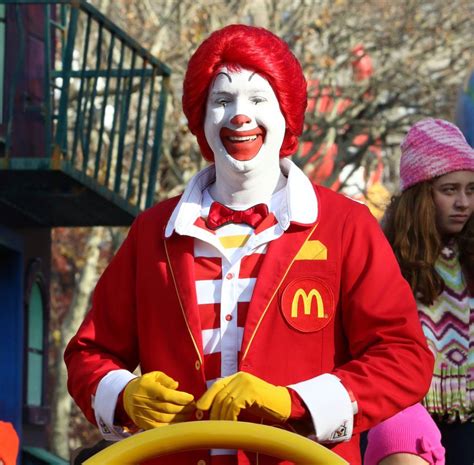 The Real Reason Ronald Mcdonald Is The Mcdonalds Mascot Ronald