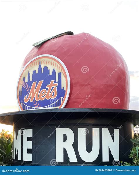 New York Mets Home Run Apple Editorial Stock Image Image Of Stadium