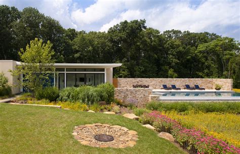 16 Delightful Modern Landscape Ideas That Will Update Your Garden