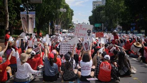 Thousands Of Women In South Korea Demonstrate For Greater Penalties For