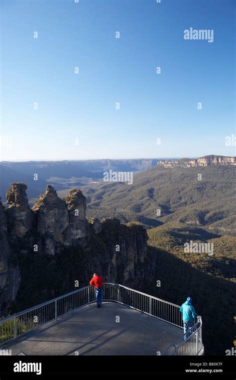 The Three Sisters And Tourists At Echo Point Katoomba Blue Mountains