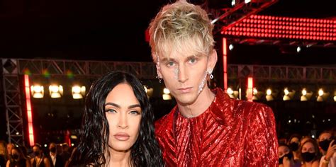 Megan Fox Hints That She And Machine Gun Kelly Are Over With A Few Social Media Tweaks Yahoo