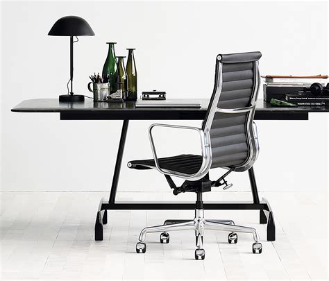 The lithe chairs of the eames aluminum group have been a popular design since their introduction in 1958. Eames Aluminum Group Executive Chair | Architonic