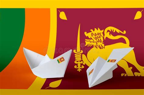 Bandeira Do Sri Lanka Representada Na Asa Do Guindaste De Origami De