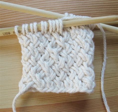 In this drops video we show how you can knit a reversible basket stitch. Diagonal Basketweave In The Round | Basket weaving ...