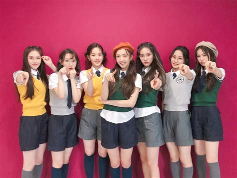 weeekly 위클리 on twitter kpop girl groups weekly outfits kpop girls