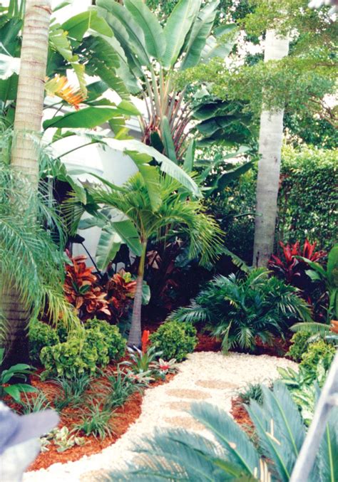 This Palm Beach County Garden Features Different Shades Of Green