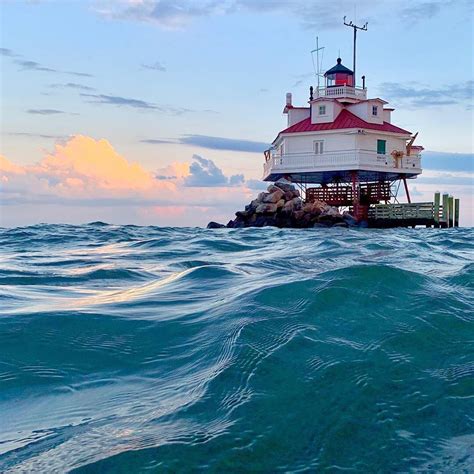 One Of The Worlds Most Unusual Lighthouses The Thomas Point Shoal