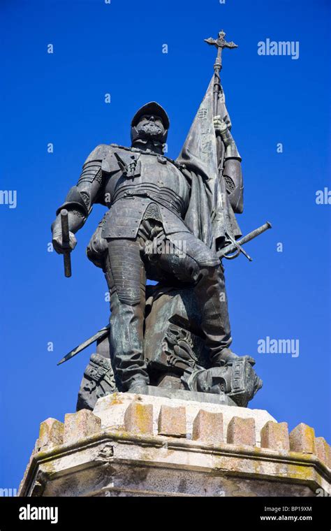 Statue De Hernán Cortés Conquérant Espagnol Du Mexique Place