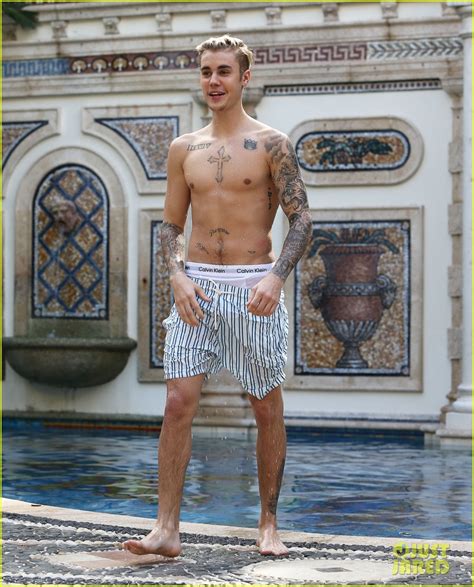 Full Sized Photo Of Justin Bieber Goes Shirtless For Swim At Versace