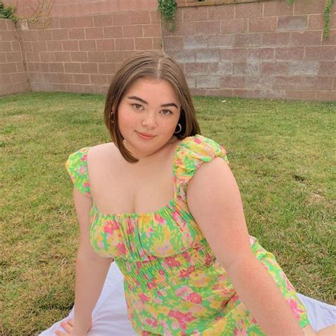 Madison 🥂 On Instagram 🌱🌱🌱 Withjean Plus Size Posing Decades