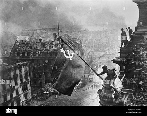 Victory Banner Over Berlin 1945 Stock Photo 30974466 Alamy