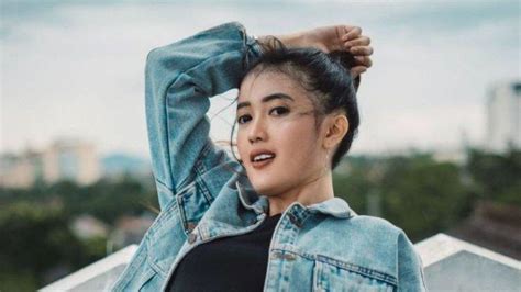 Yuk Kenalan Sama Muflida Noerhaliza Artis Cantik Di Film Kabayan Milenial Lulusan S Juara