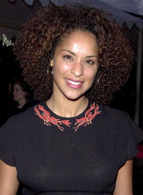 Karyn Parsons Nude Pictures Flaunt Her Diva Like Looks The Viraler